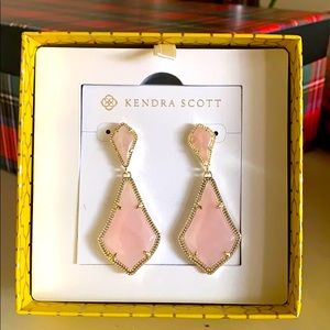 Kendra Scott earrings !